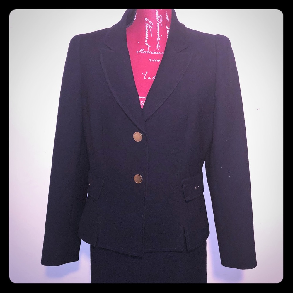 Navy blue Tahari business suit - Size 12